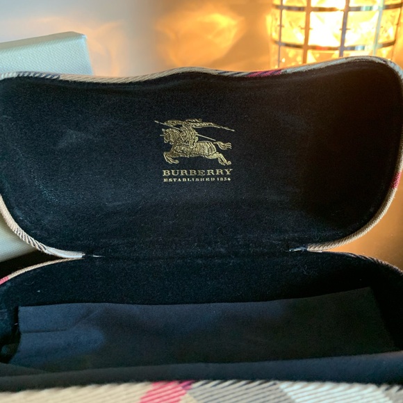 Burberry sunglasses - Picture 6 of 11